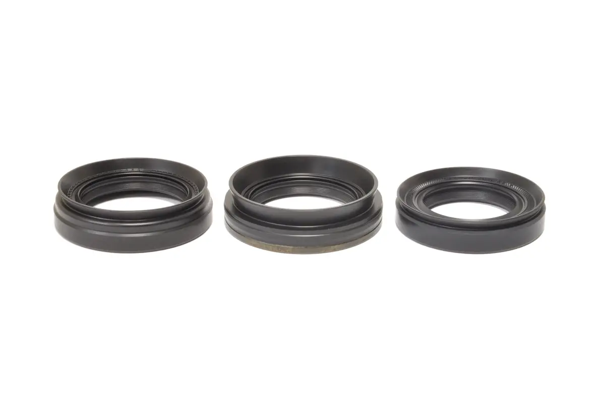 Mitsubishi Oem Axle Seals For Evo 4-9 1